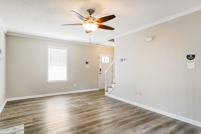 Building Photo - 300 Beech Hill Ct
