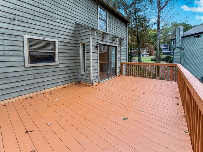 Building Photo - Beautiful 4 BR 3.5 BA Home in Marietta!