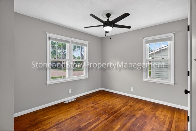 Building Photo - 4 bedroom 2 bath on quiet street in Briarwood
