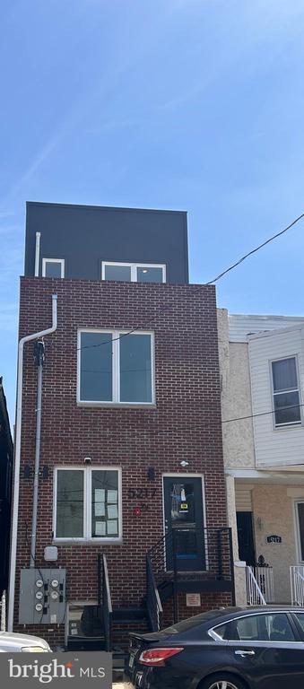 Building Photo - 5217 Warren St