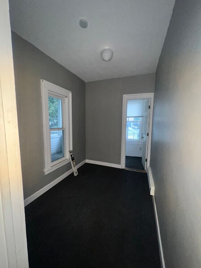 Building Photo - 17 Park Ave