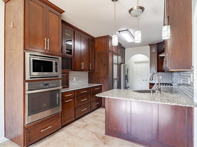 Building Photo - 2806 SE 3rd St