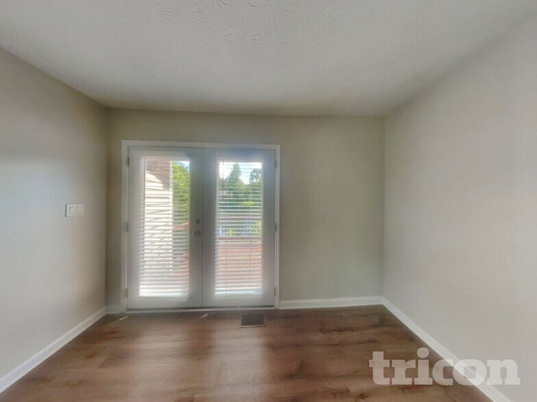 Building Photo - 325 Cypress Ln