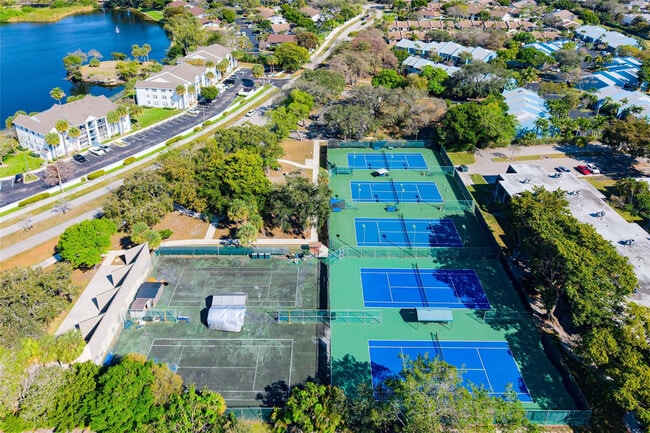 Building Photo - 3111 Oakland Shores Dr