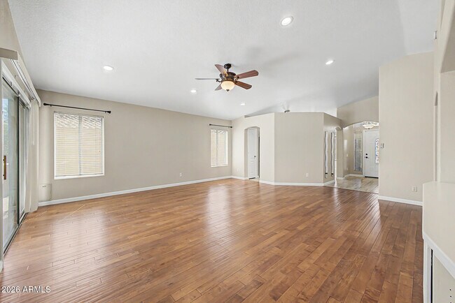 Building Photo - 558 W Bluefield Ave