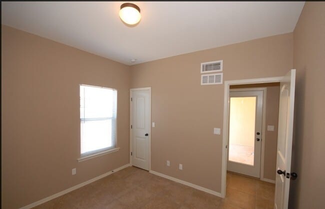 Building Photo - 14302 Pancho Gonzalez Ct