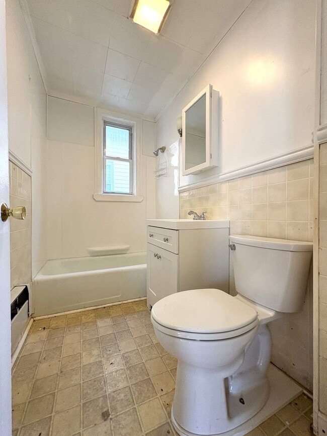 Building Photo - 21-27 Clare St, Lowell