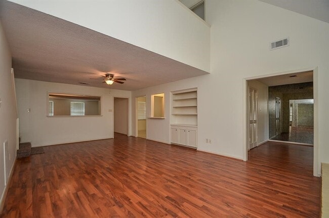 Building Photo - 4811 Wind Chimes Dr