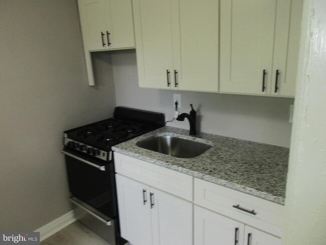 Building Photo - 2613 Fairview Ave