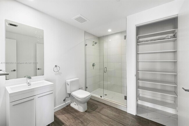 Building Photo - 2900 NE 7th Ave