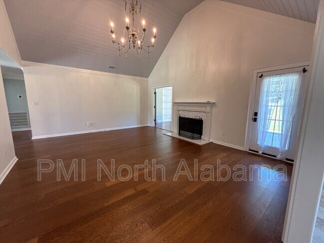 Building Photo - 2809 Willowick Tr SE