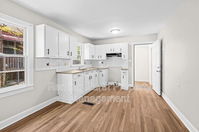 Building Photo - 3113 Pike Rd