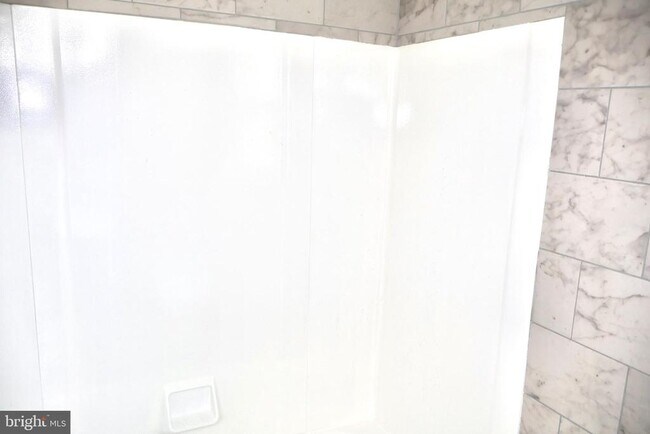 Building Photo - 147 Deacon Rd