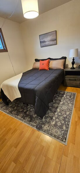 Building Photo - 212 N Main St