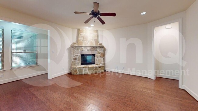 Building Photo - 846 Veneto Dr