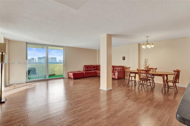 Building Photo - 1833 S Ocean Dr