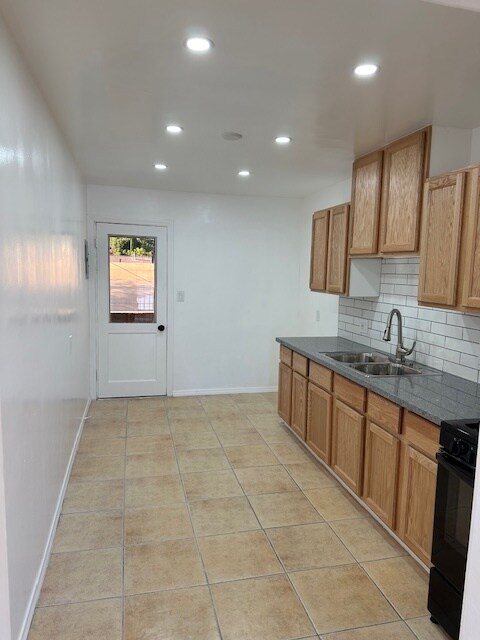 Building Photo - 435 W Acacia Ave