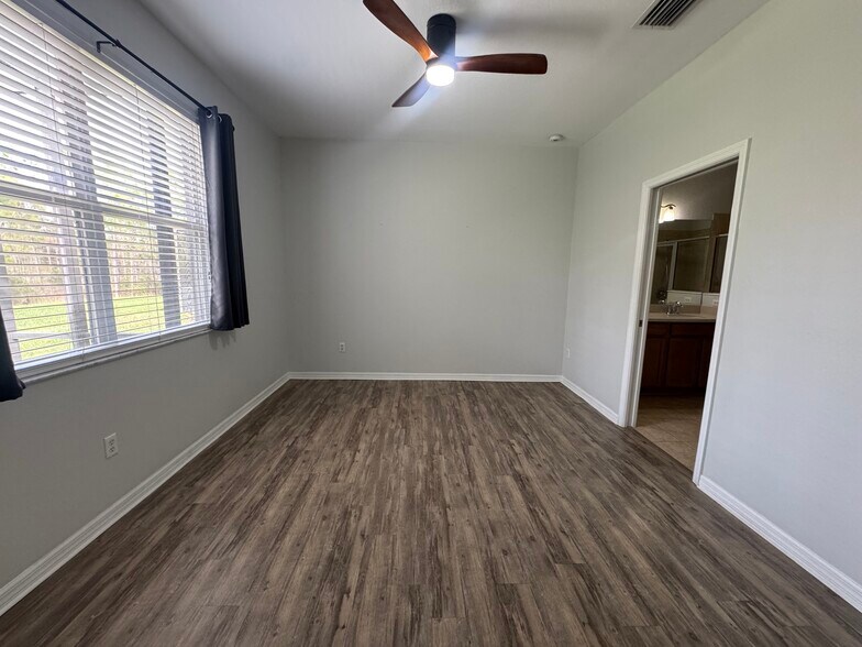 Building Photo - 21379 Bella Terra Blvd