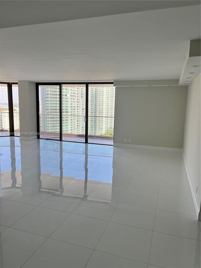 Building Photo - 19707 Turnberry Way