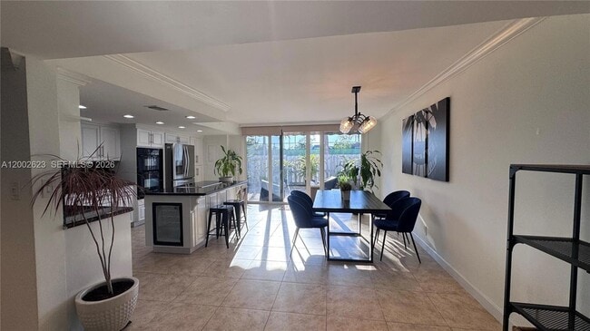 Building Photo - 903 NE 27th Ave