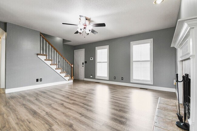 Building Photo - Pet Friendly Three Bedroom with Basement!
