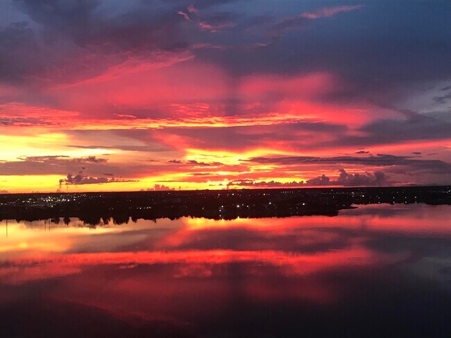 Building Photo - 616 Clearwater Park Rd