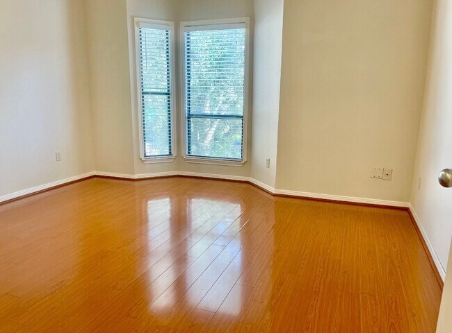 Building Photo - 4144 Greystone Way