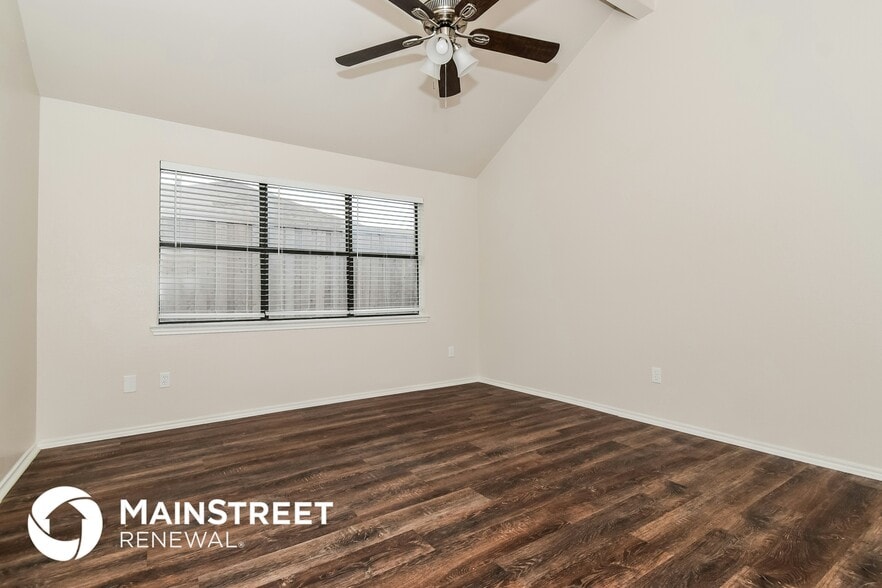 Building Photo - 3613 Dorchester Dr