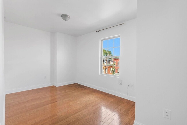 Building Photo - 621 N 33rd St