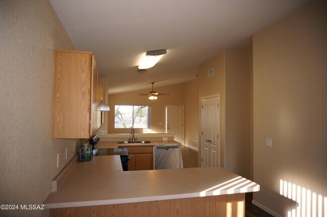 Building Photo - 2201 S St Suzanne Dr