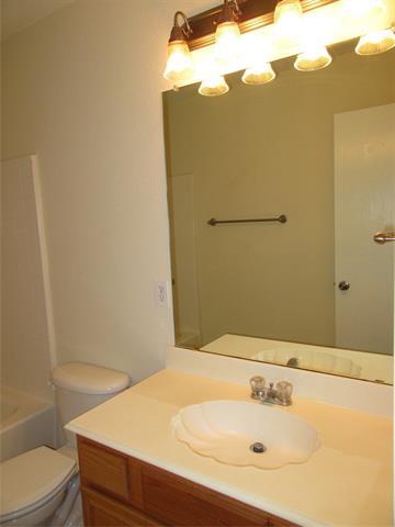 Building Photo - 319 Lake Wichita Dr