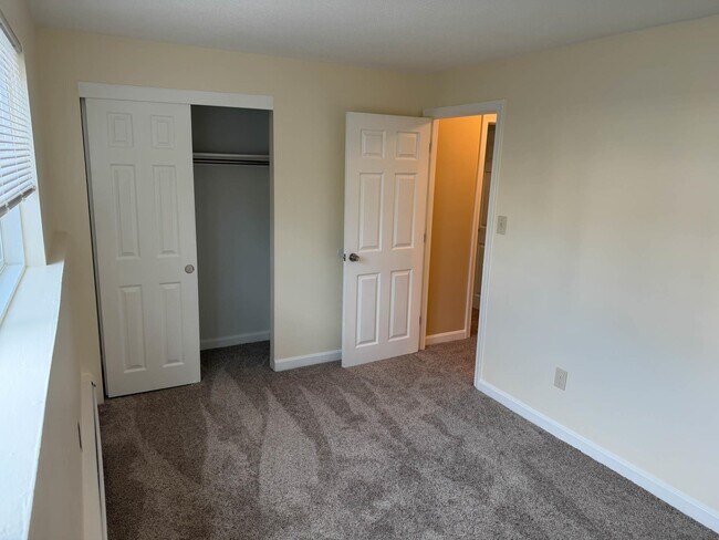 Building Photo - 1 Lancelot Court