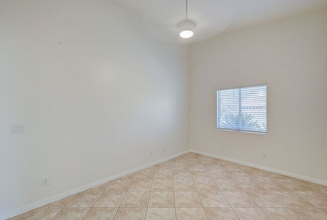 Building Photo - Beautiful 3 Bedroom Single Story Home in A...