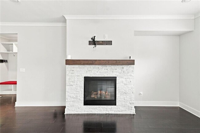 Building Photo - 901 Cedar Wing Terrace