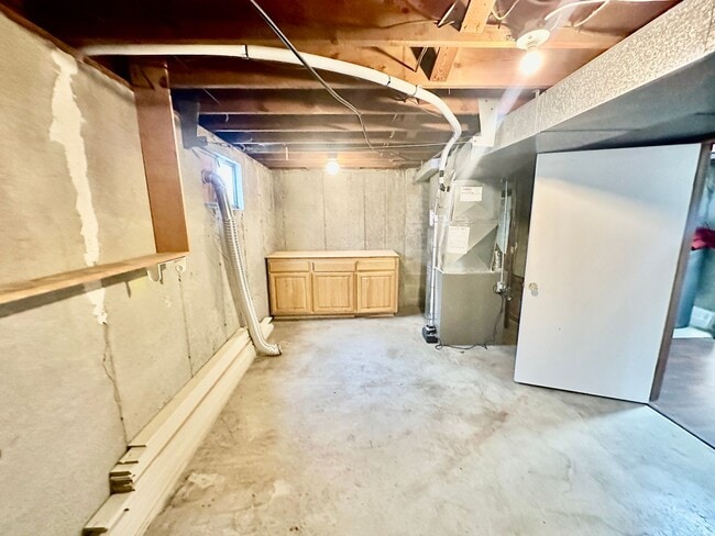 Building Photo - 3907 E 11th Ave