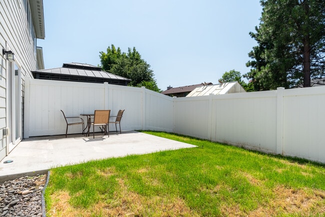 Building Photo - 5784 W Albany Pl
