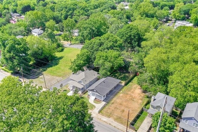 Building Photo - 679 Jones Ave NW