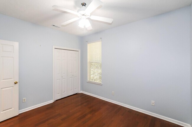 Building Photo - 5803 Carriage Hills Dr