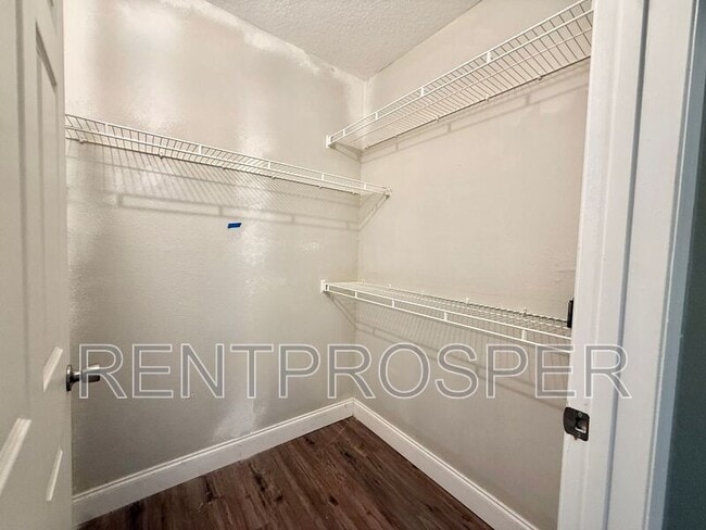 Building Photo - 6530 Swissco Dr