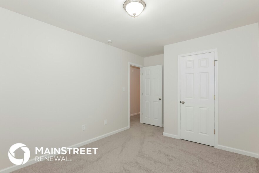 Building Photo - 4709 Autumn Rose Trail