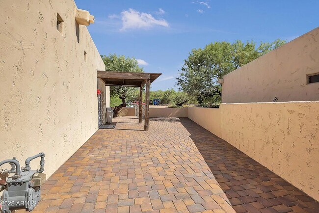 Side Patio - 39013 N Habitat Cir