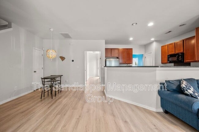 Building Photo - 7430 Northgate Dr