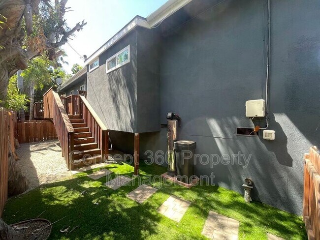 Building Photo - 4158 E Wilton St