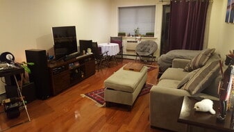 Building Photo - 27-16 41st Ave