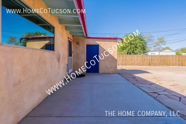 Building Photo - 3949 E 2nd St