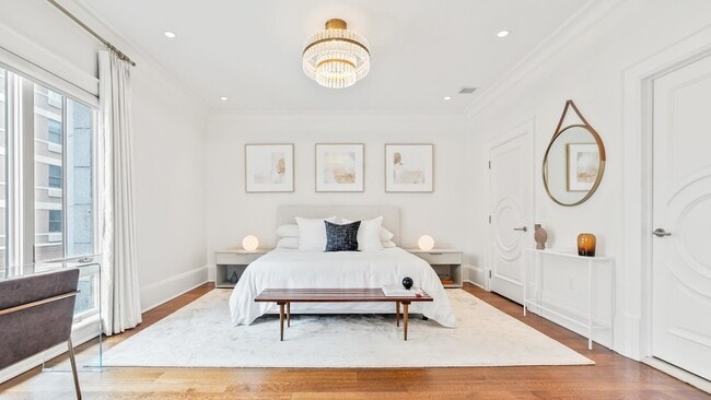 Building Photo - 313 1st St