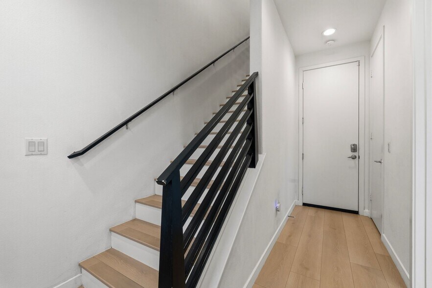 Building Photo - 13107 W Lumina Way