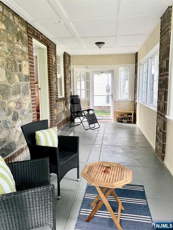 Building Photo - 211 Kenilworth Rd