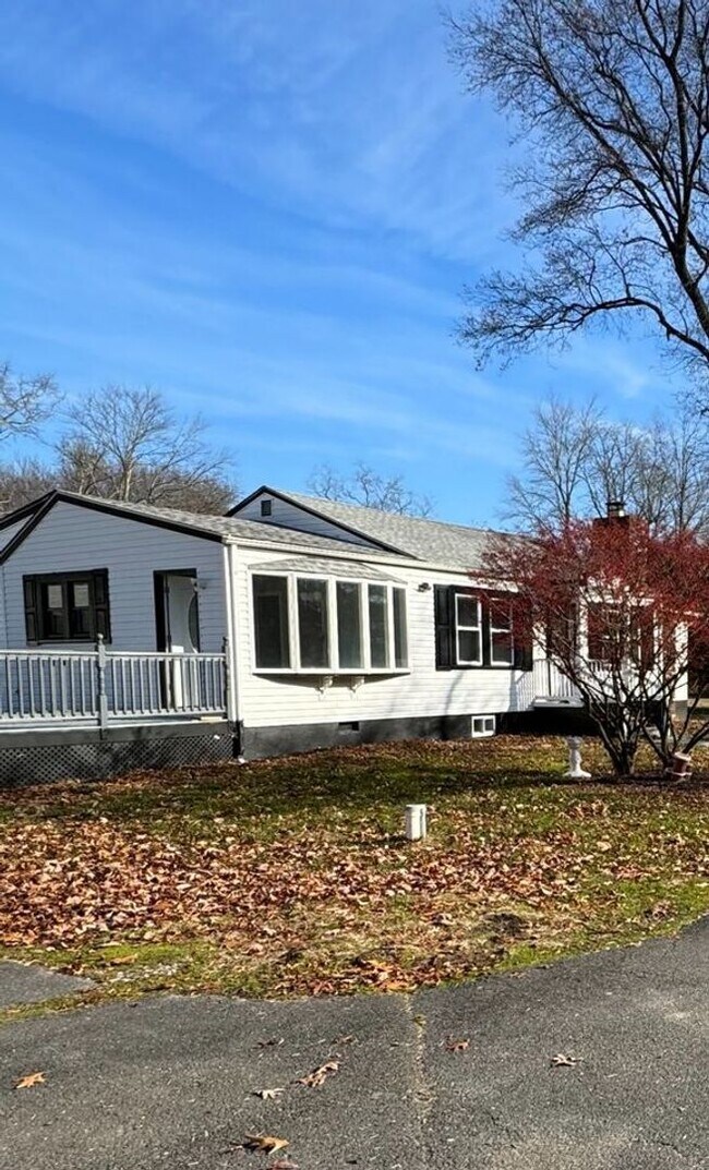 Building Photo - 27 Irene Blvd