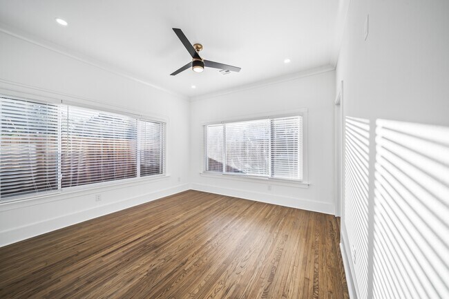 Building Photo - 546 N Santa Fe Ave